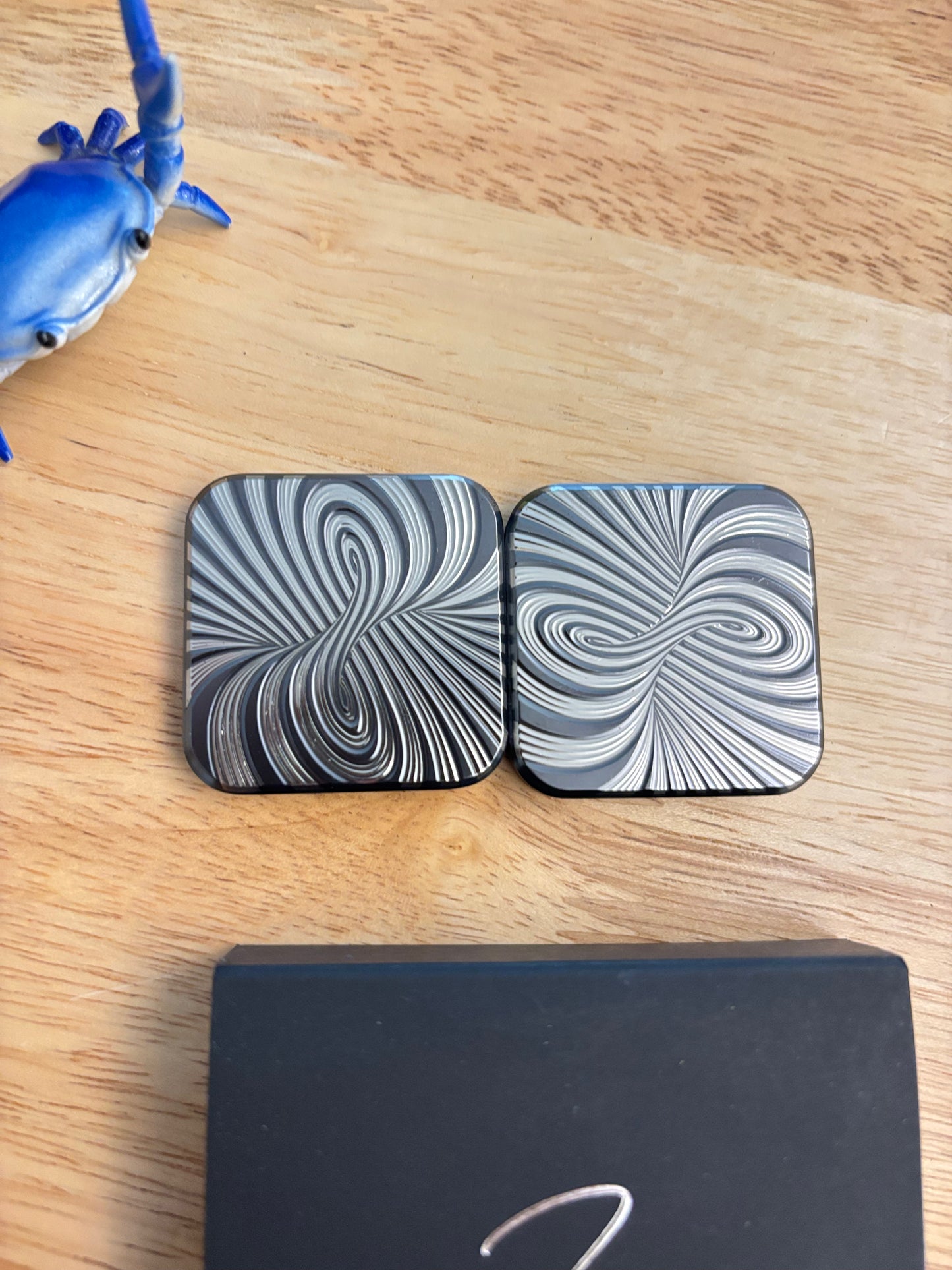 Compoform Horizon 3 x 3 - laser etched titanium slider