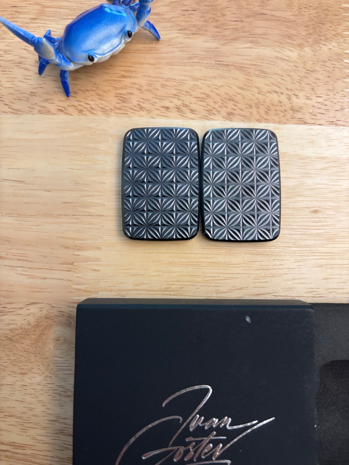 Compoform V3  - laser etched titanium slider