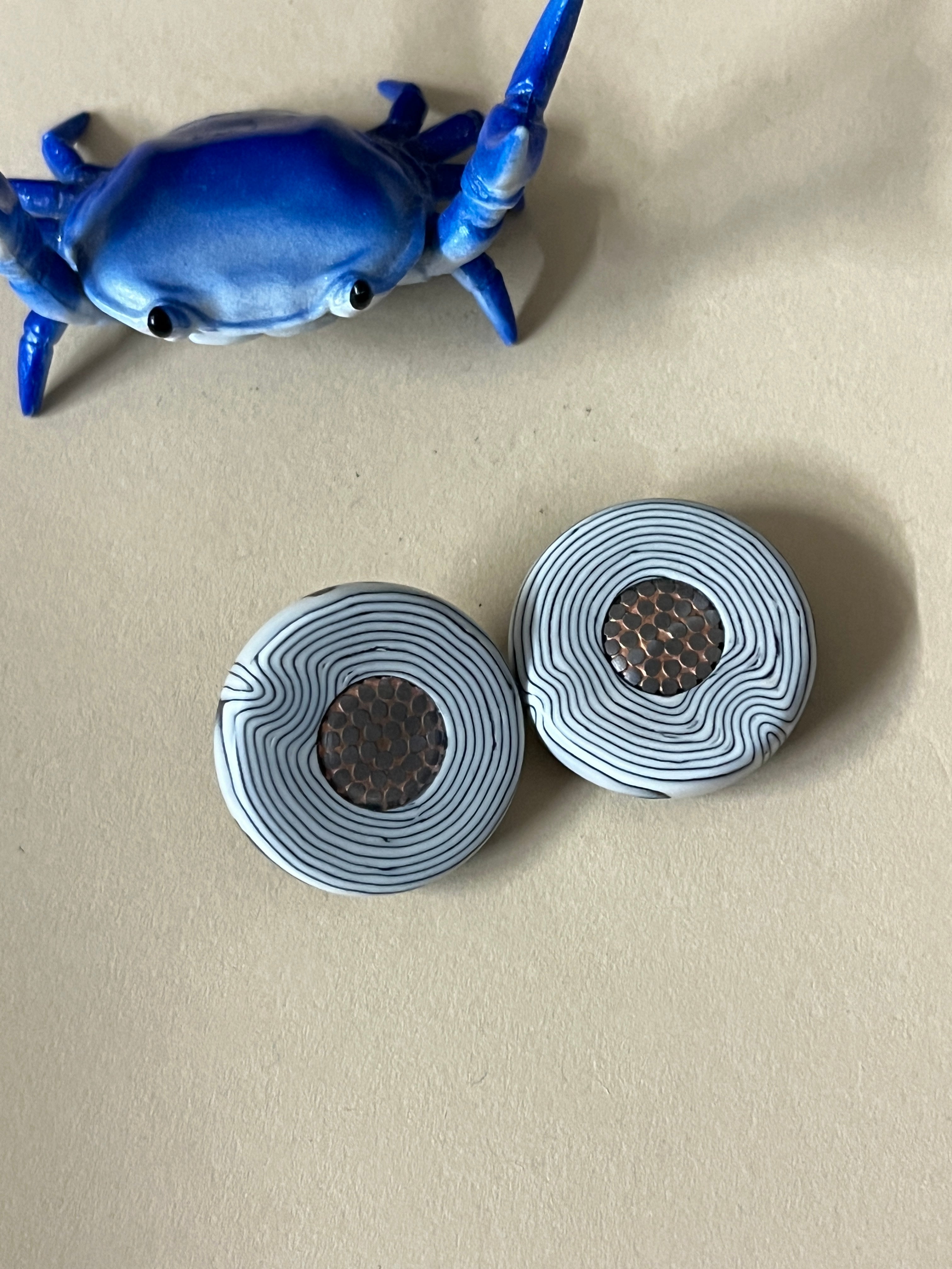 Wildman - spinner button - carbonquartz super conductor button- fidget ...