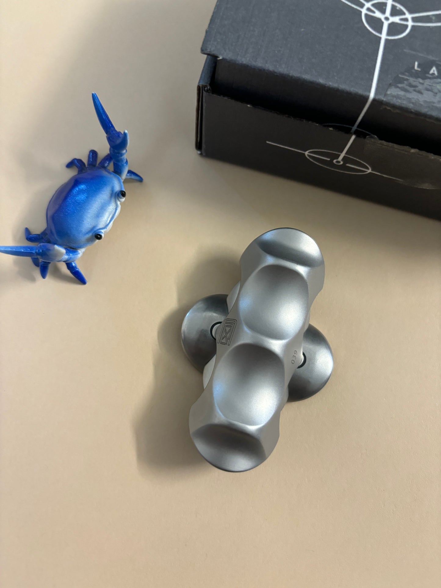 Crux by la grange - satin SS - Fidget toy