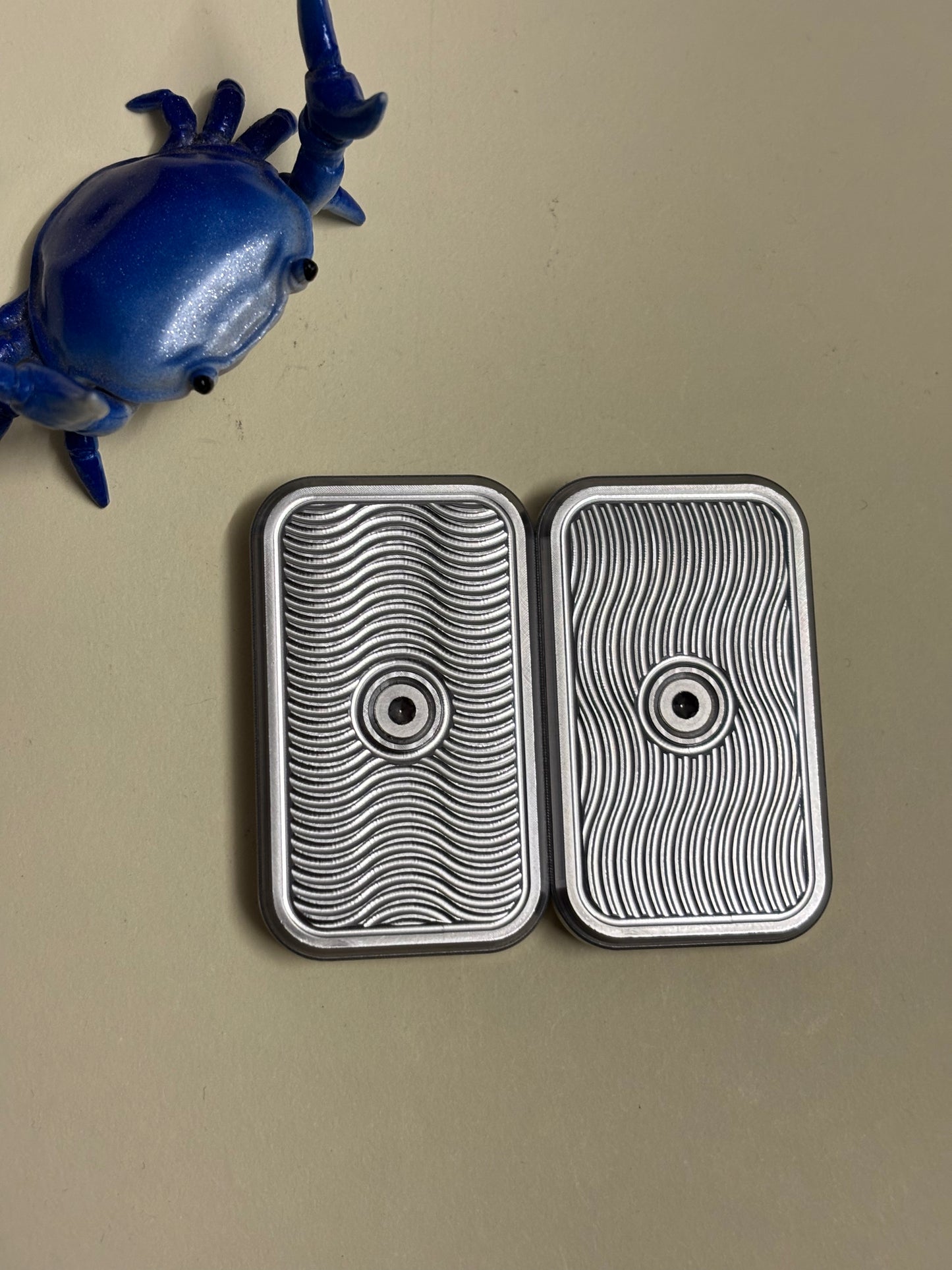 Kind Industries - Scoop slider - Aluminum / SS - fidget toy