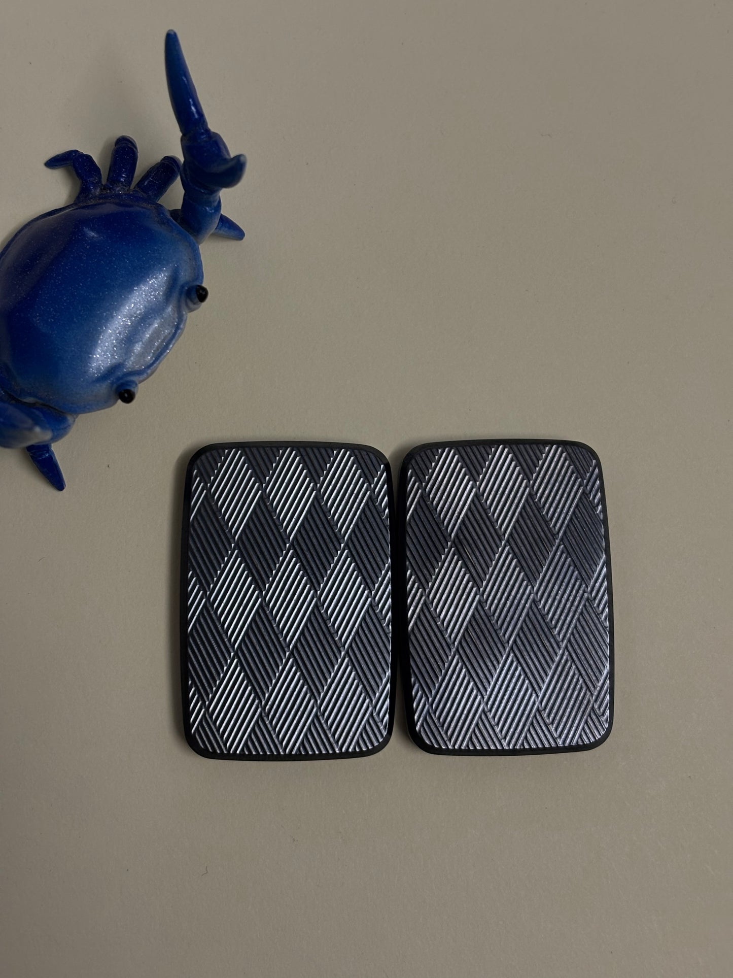 Compoform Argyle V2 - laser etched titanium slider