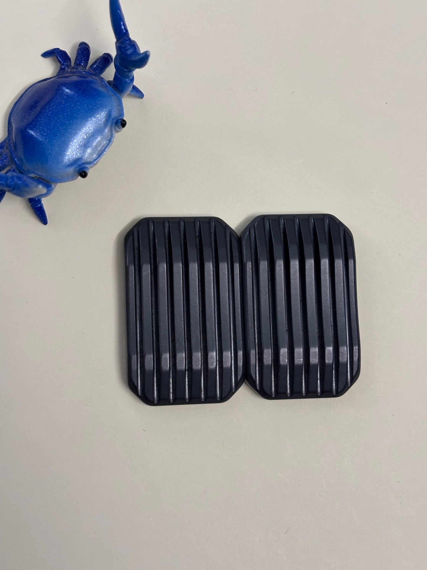 Magnus Egg slicer - Zirc / Zirc screw plates - fidget sliders - fidget toys