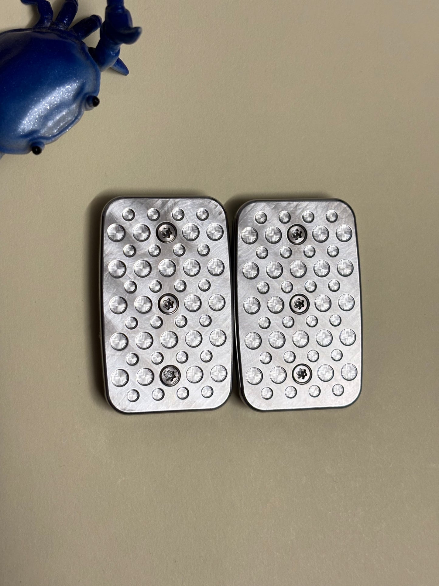 Magnus 3 super turtle slider - zirc with SS plate - fidget toy