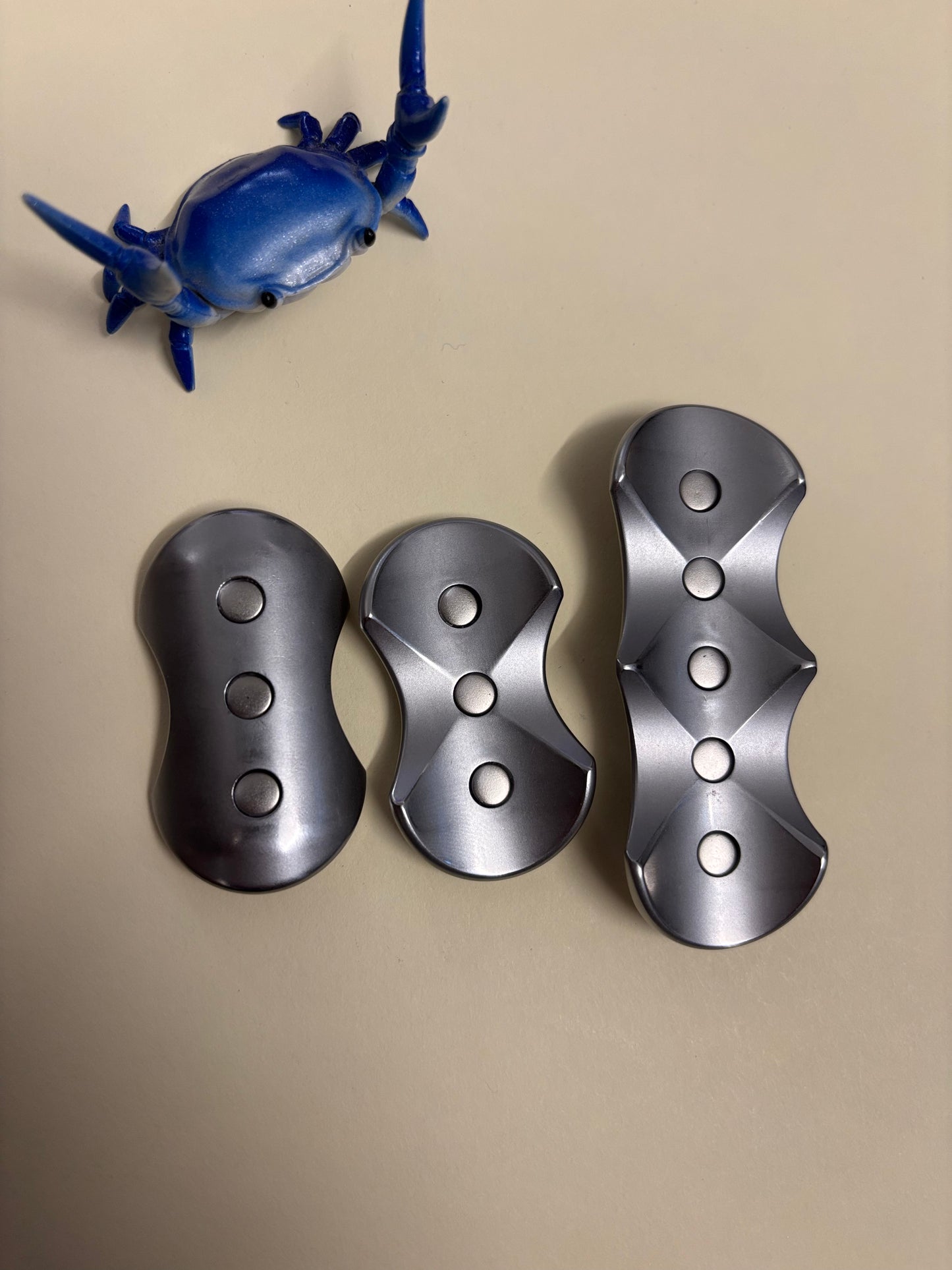 Crux by la grange - satin SS - Fidget toy