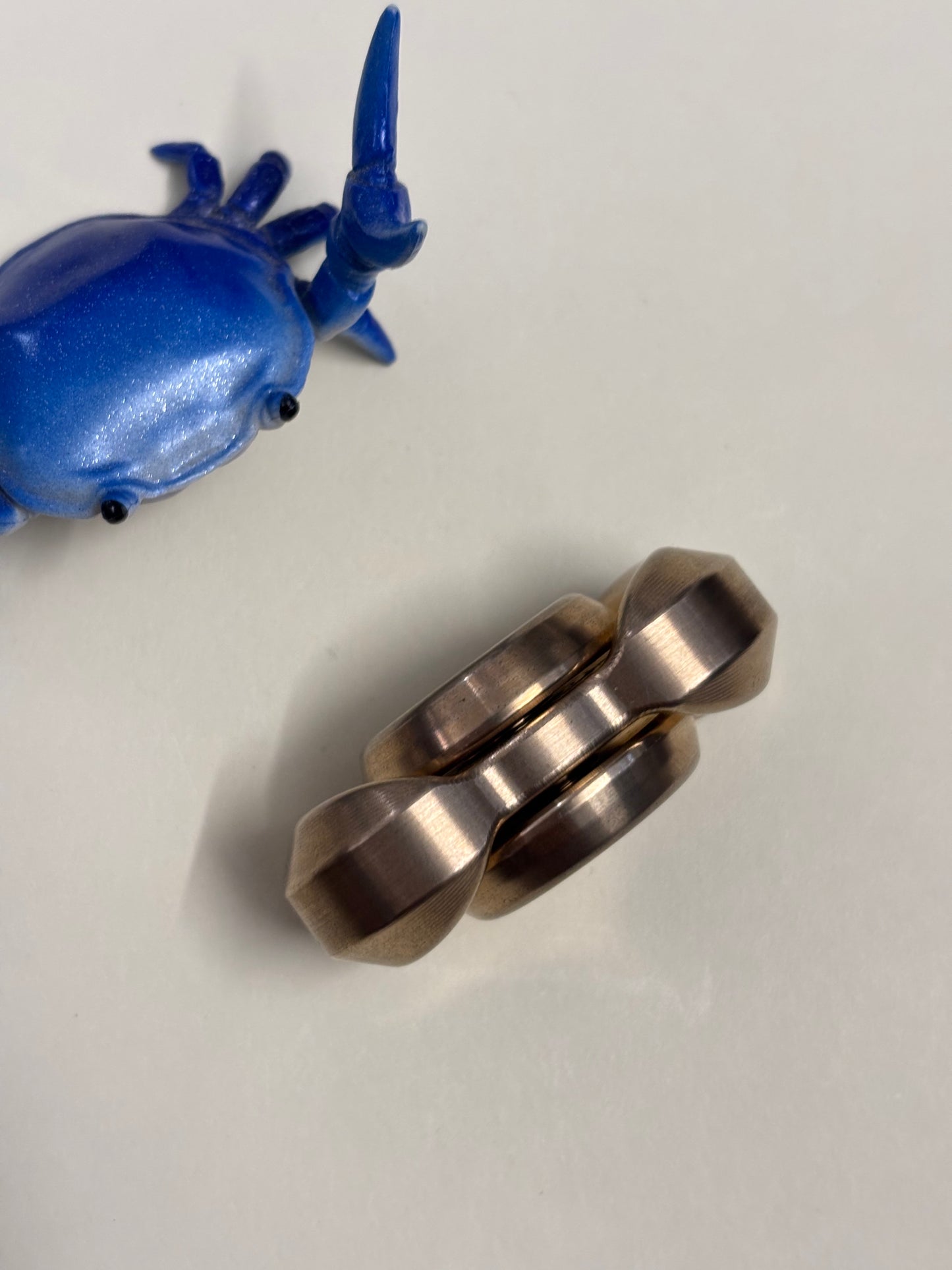 Indy Thicc - chelsea LP-S (954 bronze) - fidget spinner - fidget toy