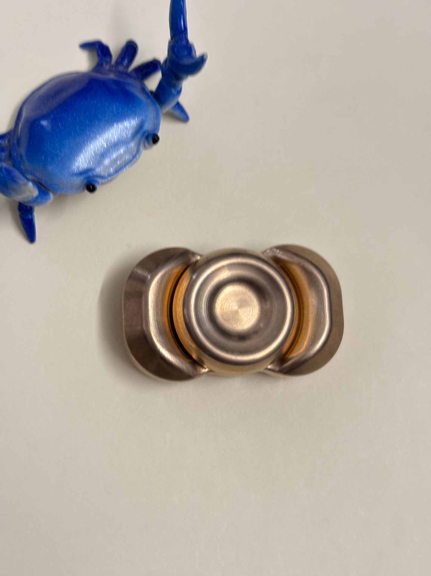 Indy Thicc - chelsea LP-S (954 bronze) - fidget spinner - fidget toy