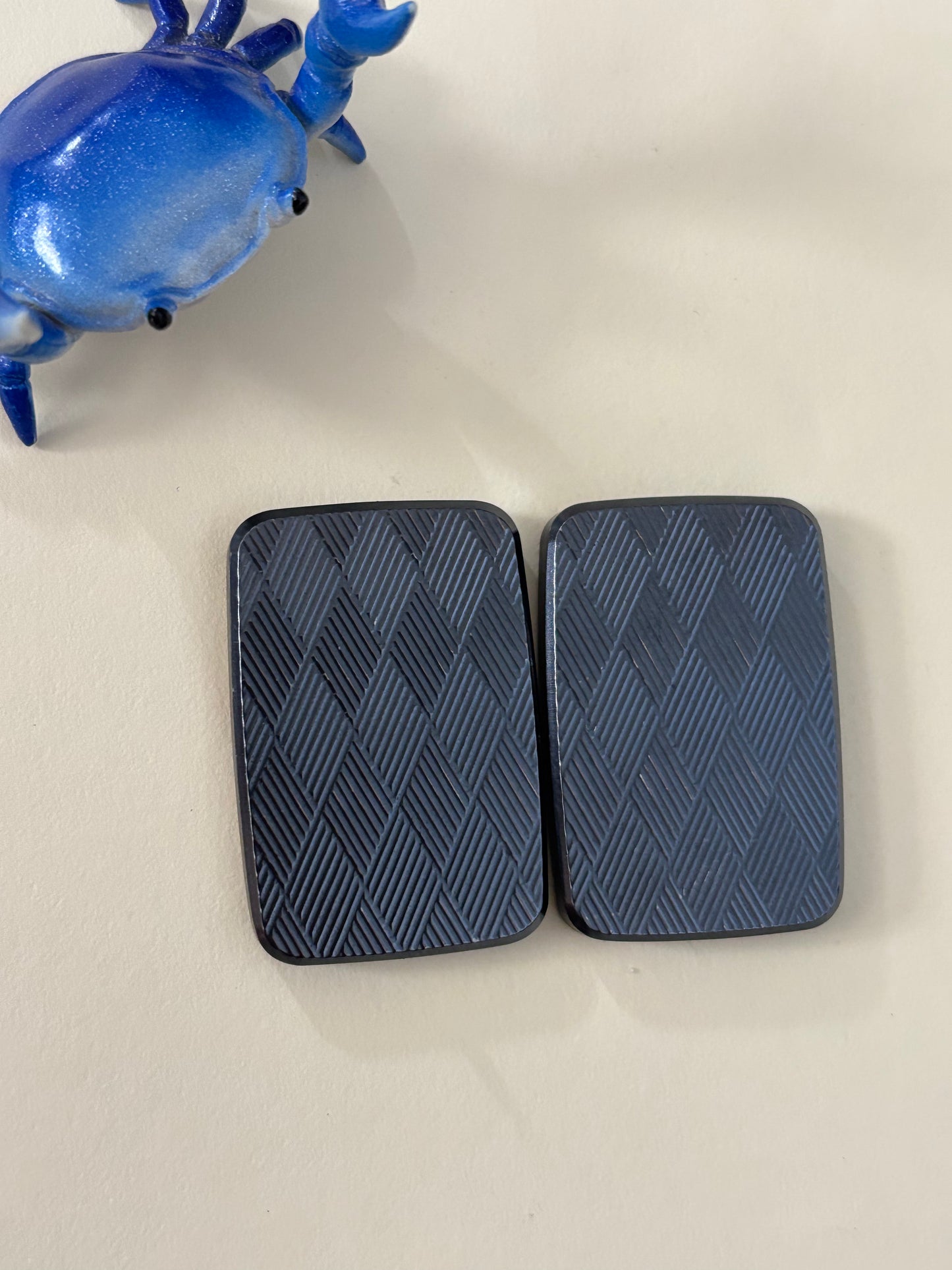 Compoform Argyle V2 - laser etched titanium slider