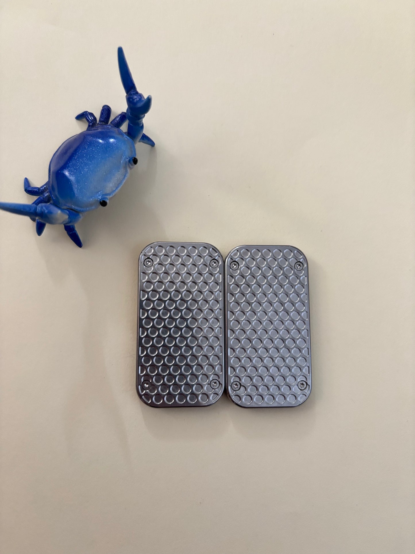 UQH - Wispy slider -  titanium with ss plates - Fidget toy