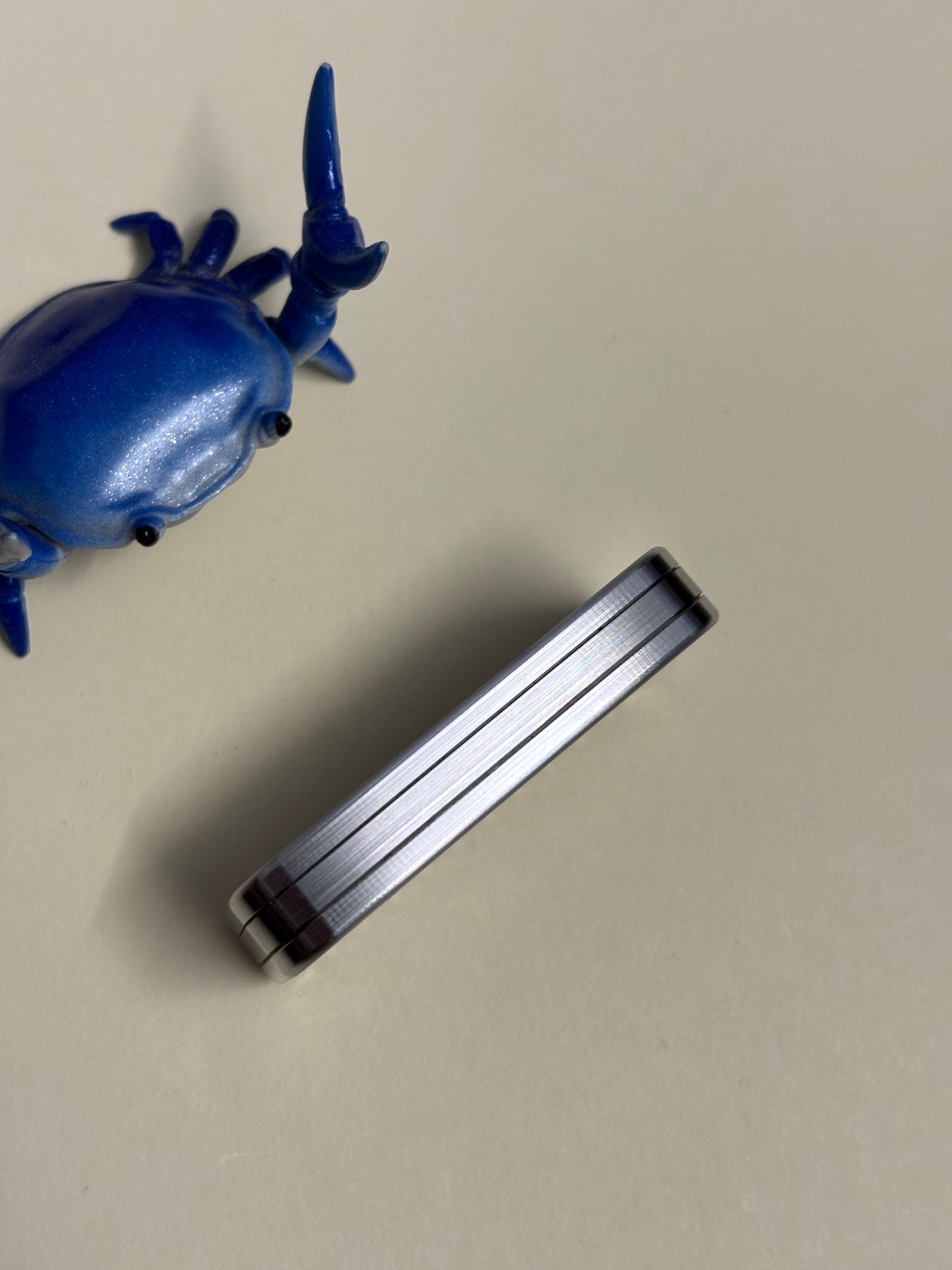 Magnus sandwich slot SH691 - TI plate - 3 click - fidget toy