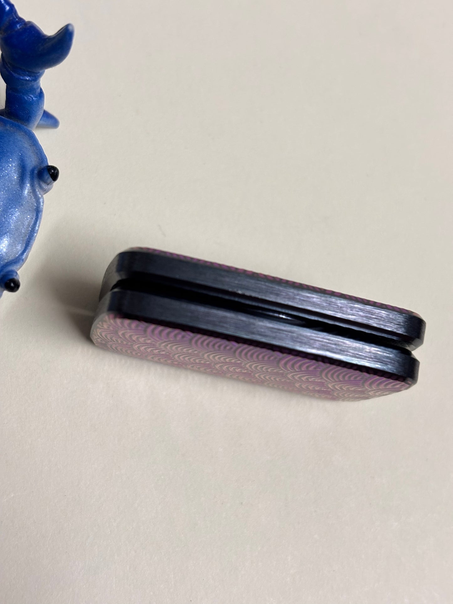 Compoform Argyle V1.1 mini seigaiha - laser etched titanium slider