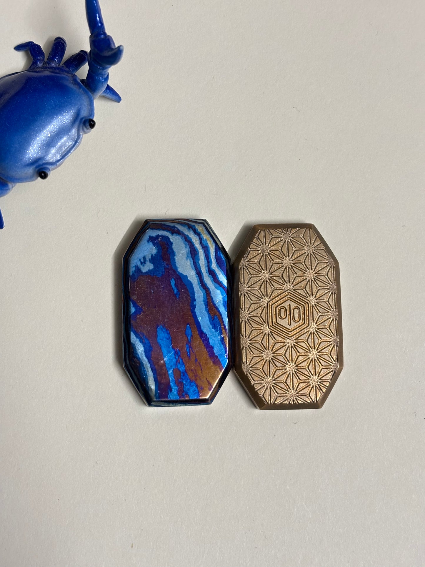Layer Cake - Beatrix - mokuti/brass -fidget toy