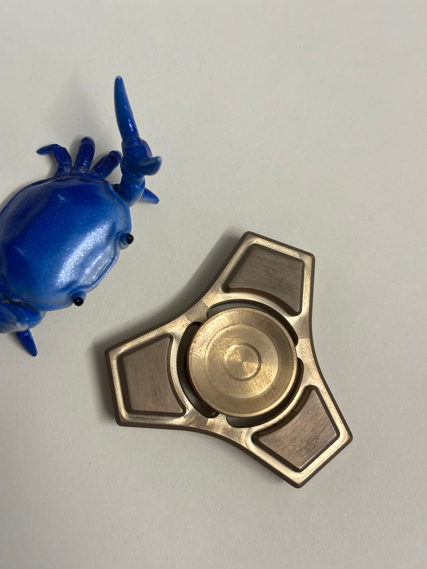 Zerofeud compass mini tri brass spinner - Fidget toy - fidget spinner