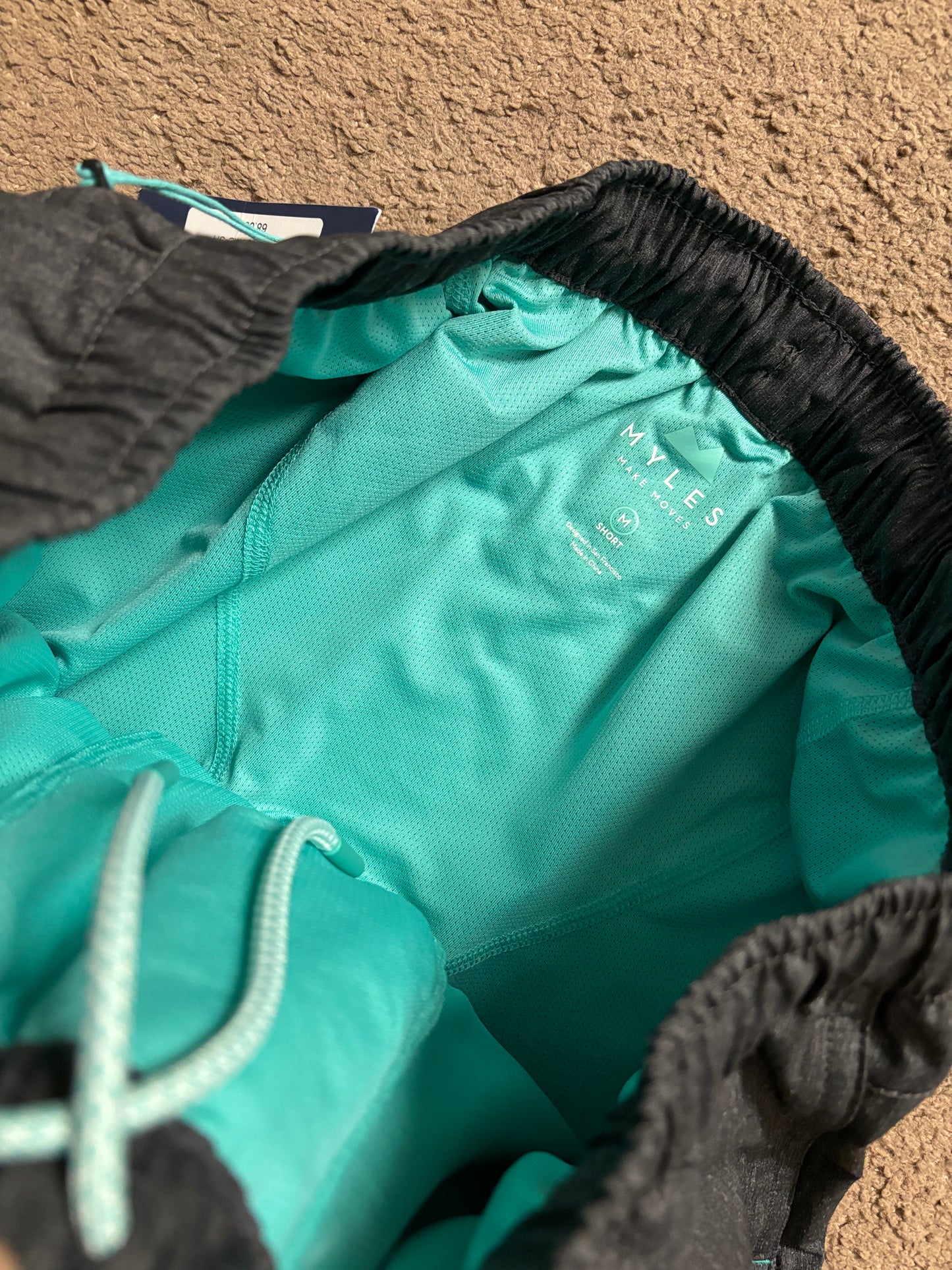 Myles Apparel -  momentum shorts - med - 6”