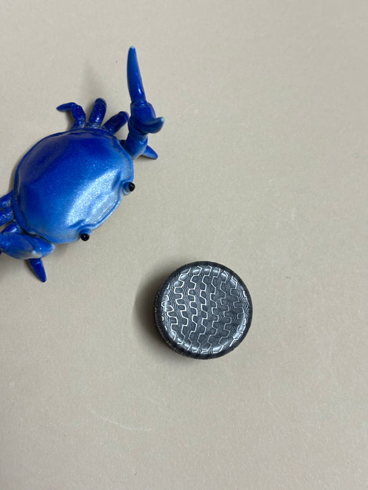 Master forge  - dama reptilian 22mm x 6mm (gap)button - fidget toy