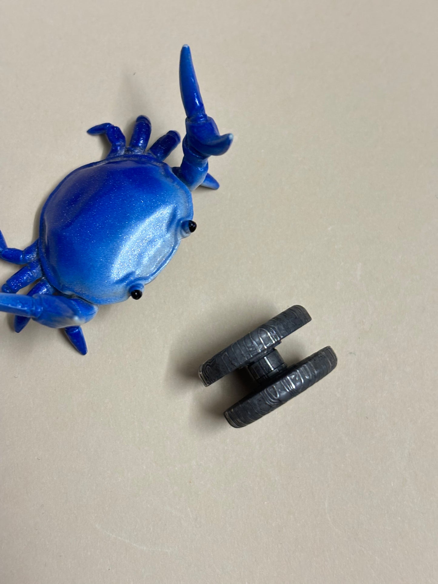 Master forge  - dama reptilian 22mm x 6mm (gap)button - fidget toy