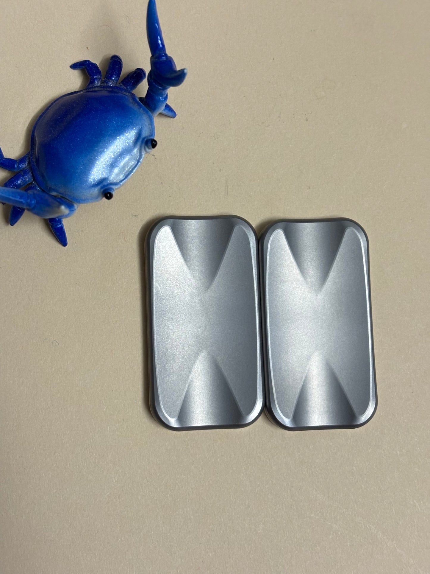 UQH - Wispy slider -  titanium with teflon plates - Fidget toy