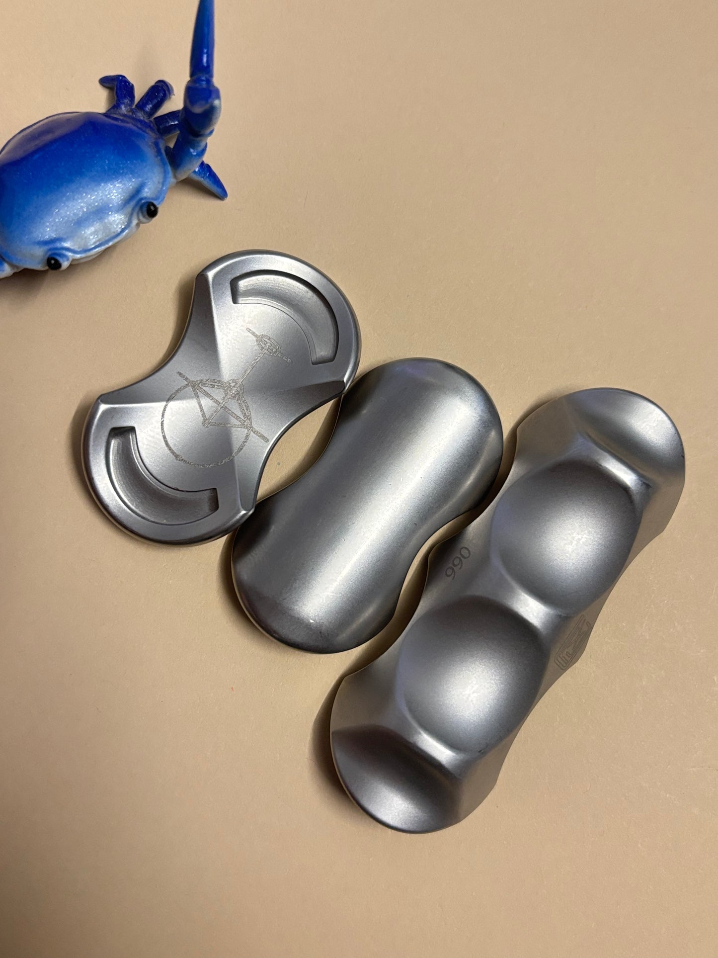 Crux by la grange - satin SS - Fidget toy