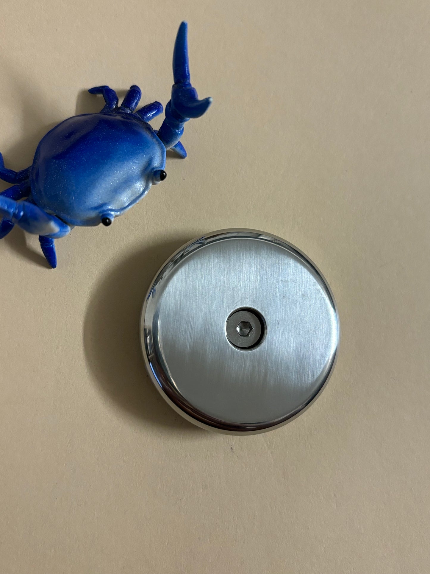 Umburry Gryo glyde - haptic coin - fidget toy