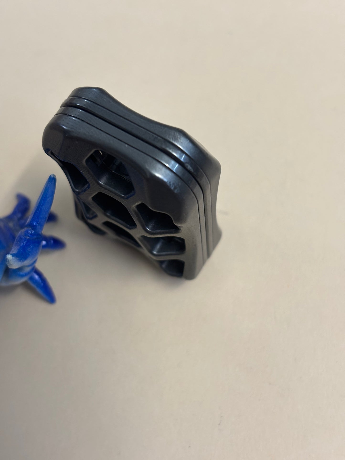 Magnus skelly hex toad - slider Zirc - fidget toy