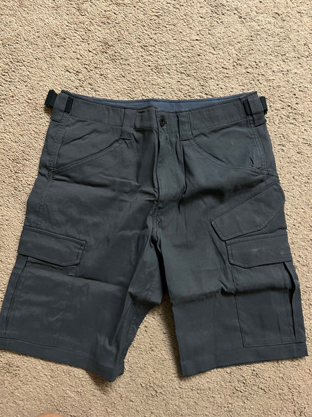 Outlier futurecargo shorts  - 28W x 9"L - charcoal