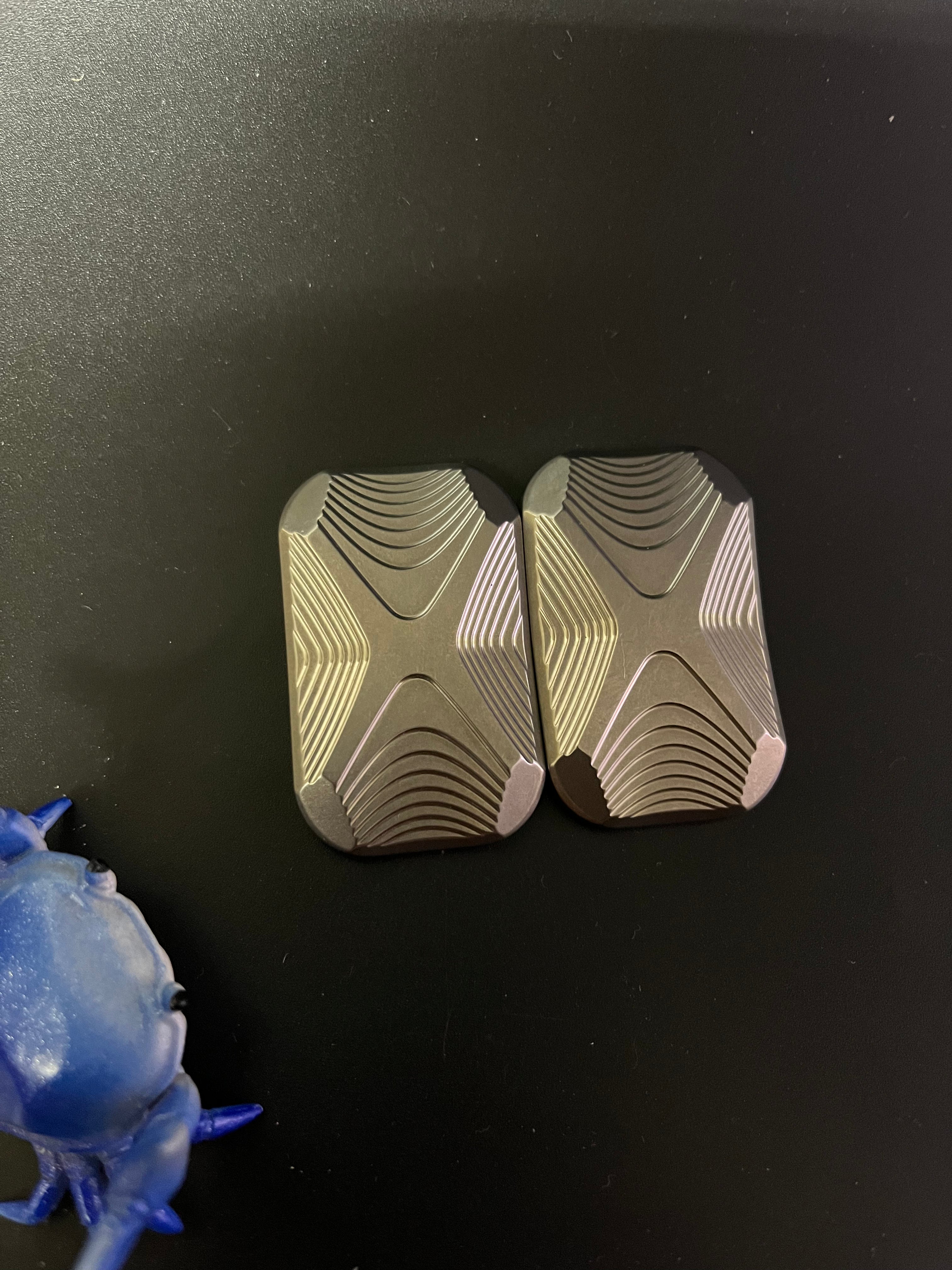 Sliders Titanium Magnus titanium toad X slider -3 click- fidget slider – Plants Wake You Up